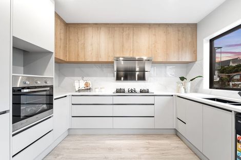 Photo of property in 13b Windermere Crescent, Blockhouse Bay, Auckland, 0600
