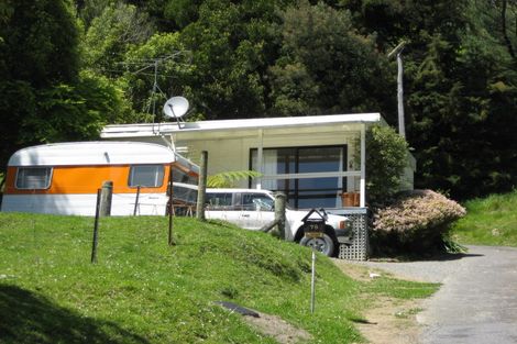 Photo of property in 78 Kent Street, Picton, 7220