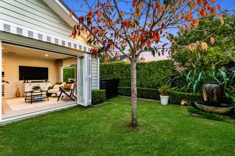 Photo of property in 15 Walnut Road, Riverhead, 0820