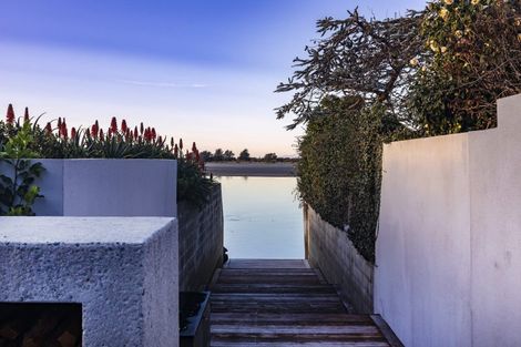 Photo of property in 8a Beachville Road, Redcliffs, Christchurch, 8081