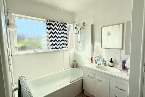 Photo of property in 2/1 Chevis Place, Pakuranga, Auckland, 2010