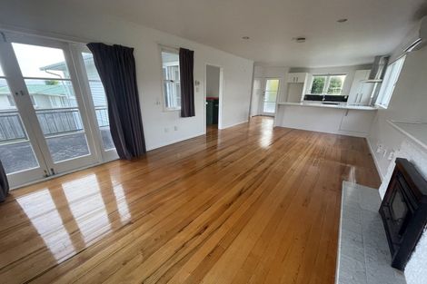 Photo of property in 35 Chorley Avenue, Massey, Auckland, 0614