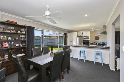Photo of property in 14 Wentworth Lane, Waiwhakaiho, New Plymouth, 4312
