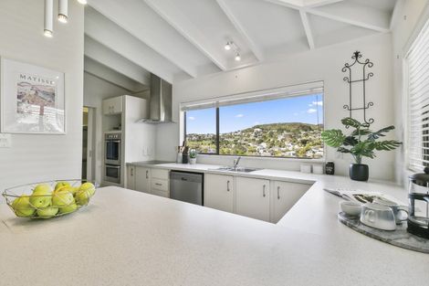 Photo of property in 15 Amapur Drive, Khandallah, Wellington, 6035