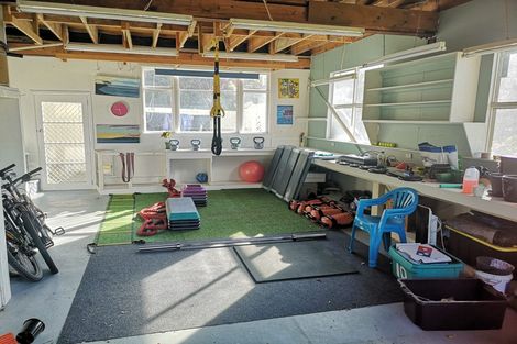 Photo of property in 10 Jacaranda Grove, Maungaraki, Lower Hutt, 5010