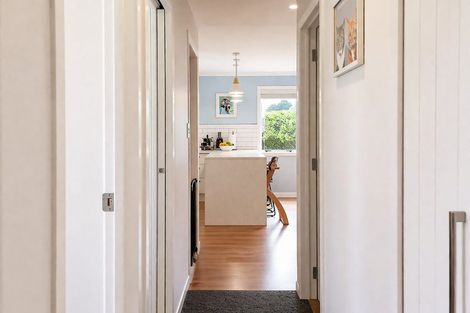 Photo of property in 9 Shanly Street, Waipawa, 4210