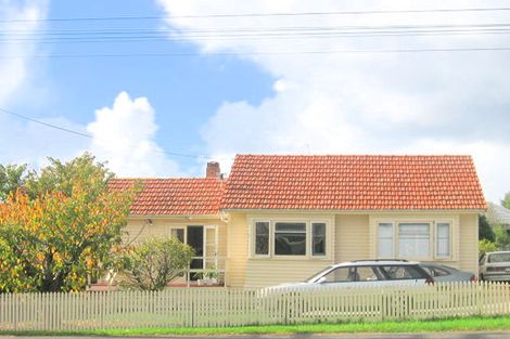 Photo of property in 115 Te Atatu Road, Te Atatu South, Auckland, 0610