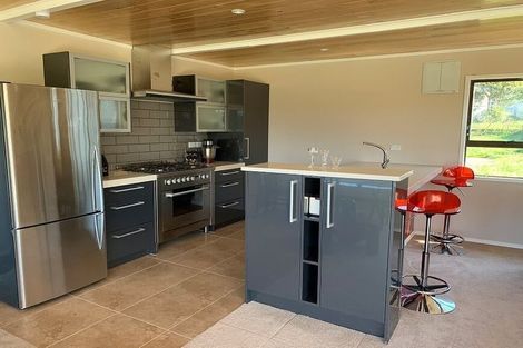 Photo of property in 63 Tawa Road, Kumeu, 0891