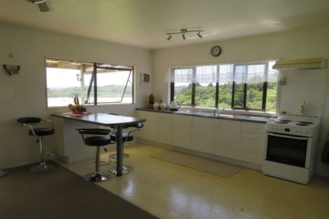 Photo of property in 29 Oxford Street, Whakapirau, Maungaturoto, 0583