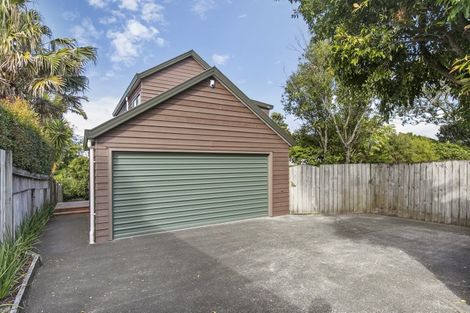 Photo of property in 2/60 Rangatira Road, Beach Haven, Auckland, 0626