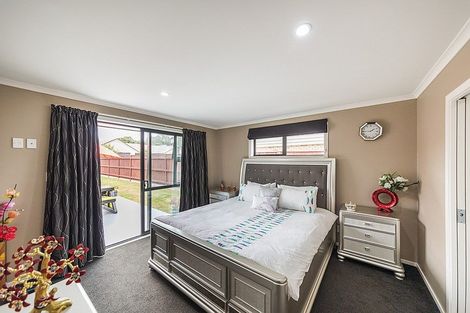 Photo of property in 2a Galea Grove, Kelvin Grove, Palmerston North, 4414
