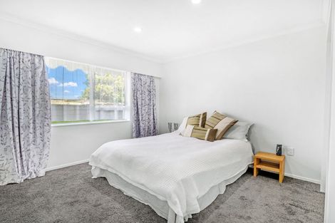 Photo of property in 10 Hollows Crescent, Takaro, Palmerston North, 4412