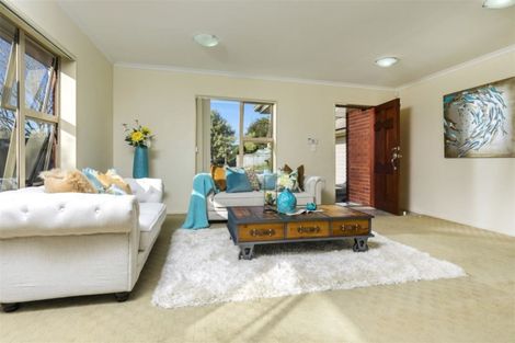 Photo of property in 1 Burton's Drive, Swanson, Auckland, 0614