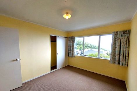 Photo of property in 56 Ashton Fitchett Drive, Brooklyn, Wellington, 6021