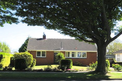 Photo of property in 14 Guildford Street, Burnside, Christchurch, 8053