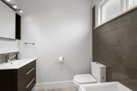 Photo of property in 28 Roxburgh Street, Sydenham, Christchurch, 8023