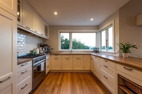 Photo of property in 108 Moncks Spur Road, Redcliffs, Christchurch, 8081
