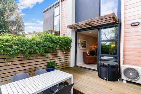 Photo of property in 28 Koro Lane, Mangere Bridge, Auckland, 2022