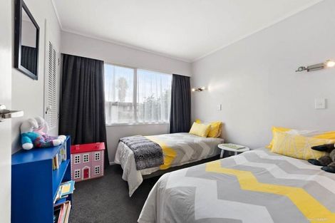 Photo of property in 20 Royal Road, Massey, Auckland, 0614