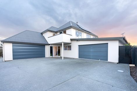Photo of property in 7 Goodall Place, Redwood, Christchurch, 8051