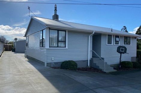 Photo of property in 28 Warwick Road, Stratford, 4332