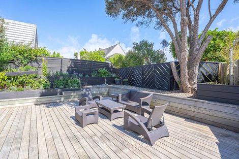Photo of property in 33 William Street, Waikanae Beach, Waikanae, 5036