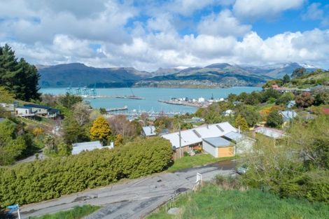 Photo of property in 18 Harmans Road, Lyttelton, 8082