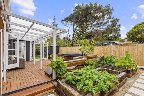 Photo of property in 14 Toi Street, Otaki Beach, Otaki, 5512