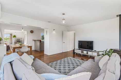 Photo of property in 206 Don Buck Road, Massey, Auckland, 0614