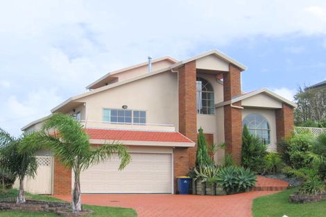 Photo of property in 18 Carrowmore, Pinehill, Auckland, 0632