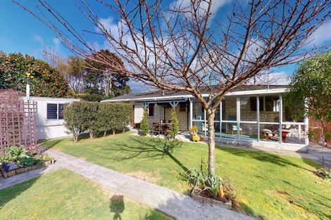 Photo of property in 1 Saint Annes Street, Levin, 5510