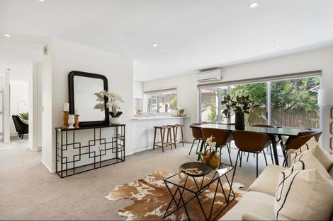 Photo of property in 16 Whitford Road, Howick, Auckland, 2014