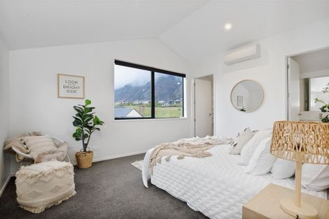 Photo of property in 7 Kinross Lane, Jacks Point, Queenstown, 9371