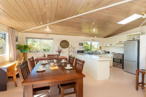 Photo of property in 7 Powells Road, Cable Bay, 0420