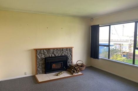 Photo of property in 9 Ward Crescent, Te Atatu Peninsula, Auckland, 0610