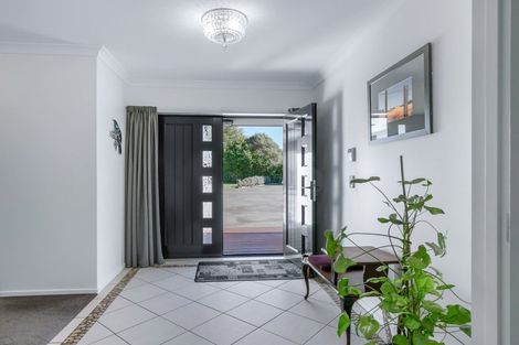 Photo of property in 47 Pohutukawa Drive, Levin, 5571