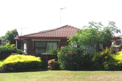 Photo of property in 1/5 Rothesay Bay Road, Rothesay Bay, Auckland, 0630