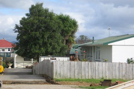 Photo of property in 88a Taikata Road, Te Atatu Peninsula, Auckland, 0610