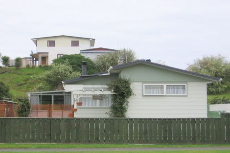 Photo of property in 27 Reeve Street, Foxton, 4814