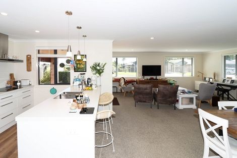 Photo of property in 3 Hereford Drive, Carterton, 5713