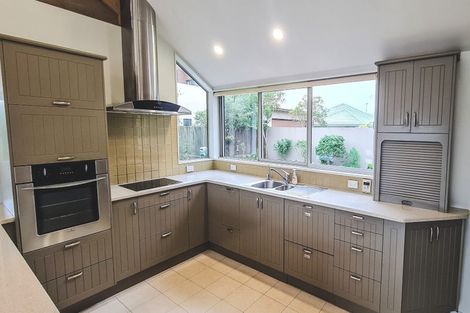 Photo of property in 12 Major Durie Place, Waikanae Beach, Waikanae, 5036