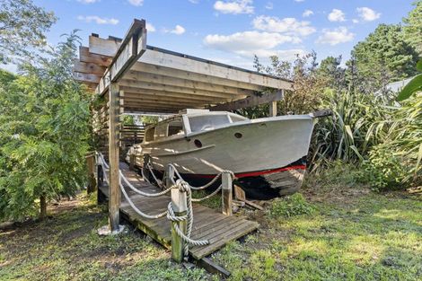 Photo of property in 645a Te Awaiti Road, Te Awaiti, Martinborough, 5782