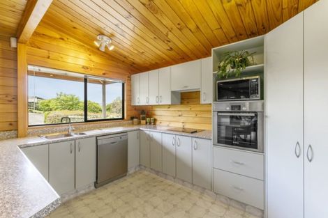 Photo of property in 2 Grand Vue Road, Kawaha Point, Rotorua, 3010