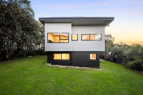 Photo of property in 3 Kathleen Street, Totara Vale, Auckland, 0627