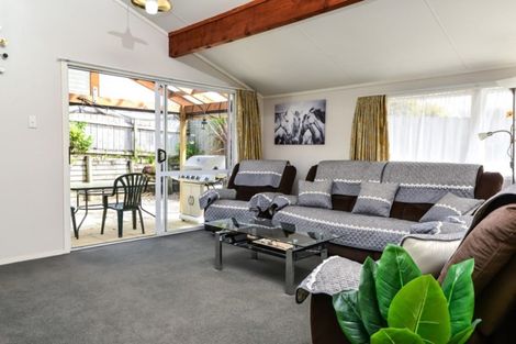 Photo of property in 4 Russleigh Drive, Dinsdale, Hamilton, 3204