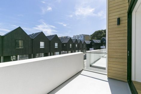 Photo of property in 17 Jean Caldwell Way, Island Bay, Wellington, 6023