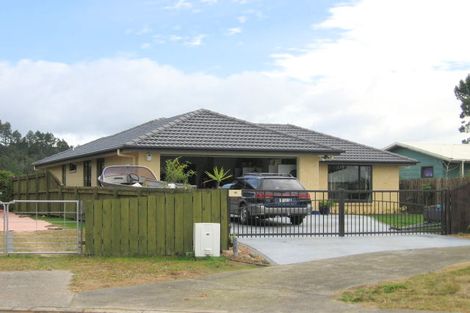 Photo of property in 115 Hampton Road, Whangamata, 3620