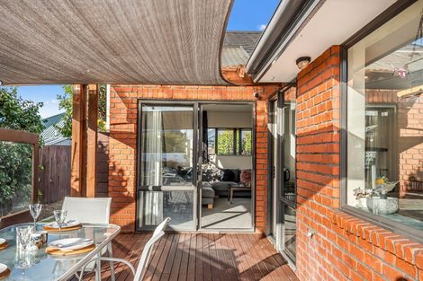 Photo of property in 10 Courtfield Close, Parklands, Christchurch, 8083