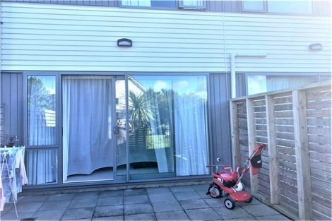 Photo of property in 15/2 Stone Street, Miramar, Wellington, 6022