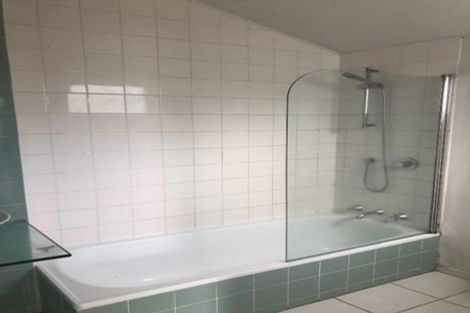 Photo of property in 17b Warwick Street, Morningside, Auckland, 1022